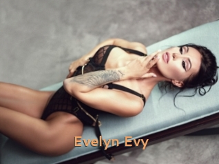 Evelyn_Evy