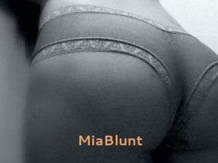 MiaBlunt Du Cul A Gogo