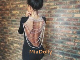 Mia_Dolly
