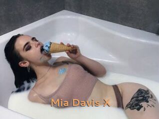 Mia_Davis_X