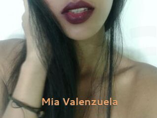 Mia_Valenzuela