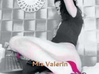 Mia_Valerin