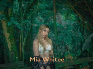 Mia_Whitee