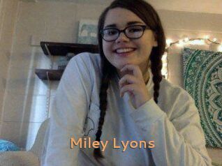 Miley_Lyons