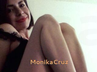 Monika_Cruz
