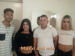 Maxxi_and_mia