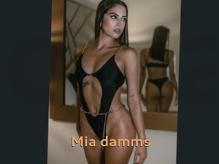 Mia_damms