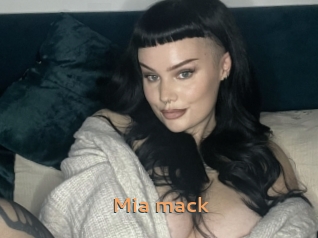 Mia_mack