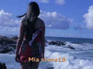 Mia_stone18