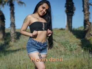 Moon_danii