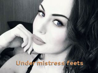 Under_mistress_feets